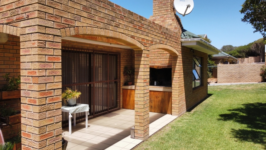 4 Bedroom Property for Sale in Hersham Western Cape